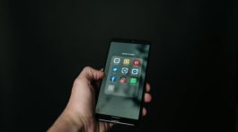 laws for social media use and distracted driving