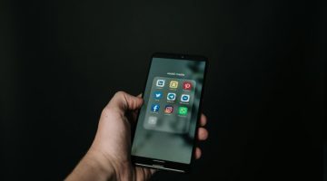 laws for social media use and distracted driving